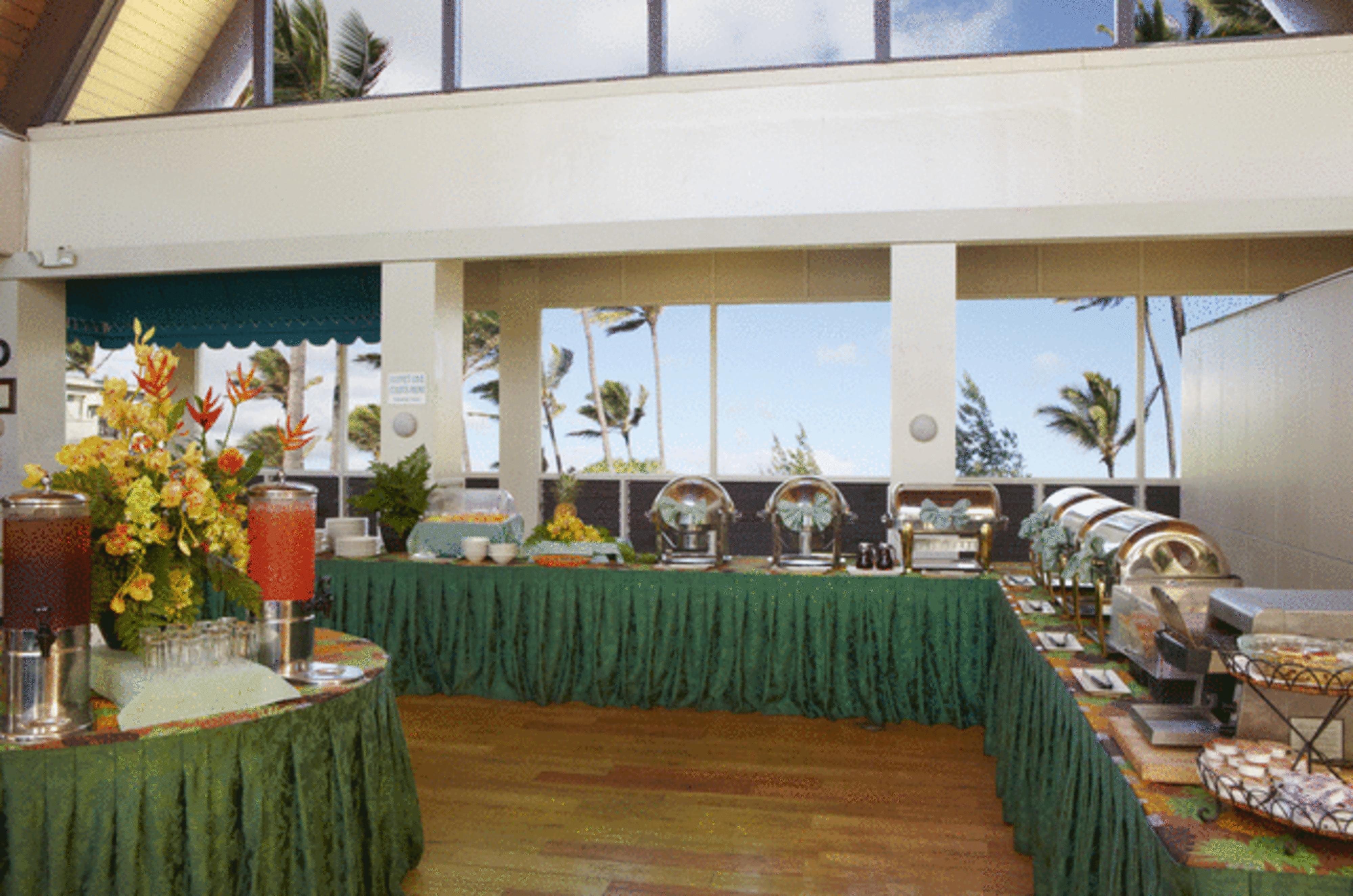Maui Beach Hotel Кахулуи Экстерьер фото